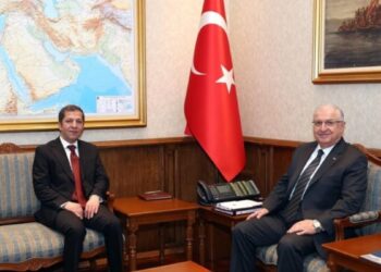 Mesud Barzani'nin oğlu Savunma Bakanı ile görüştü