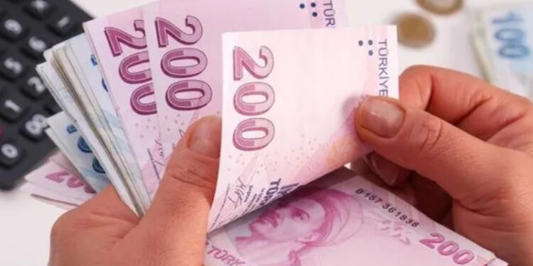 Mevduat faizleri 11 ay sonra yüzde 50'nin altına düştü