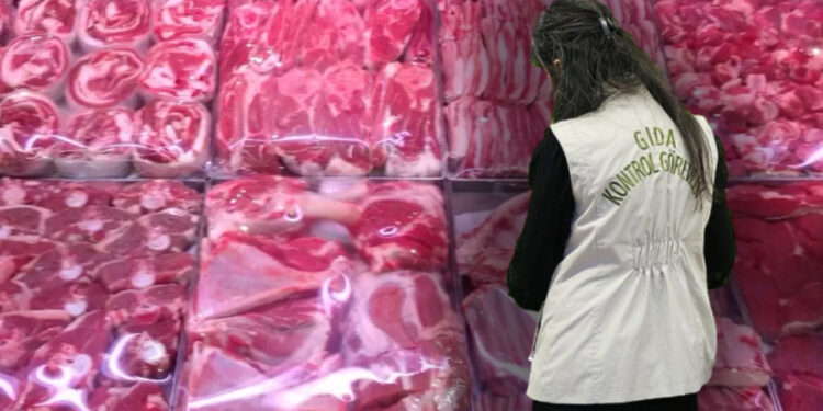 Müşterilerine Adana Kebap Diye Bakın Ne Yedirmişler