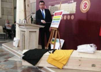 Osman Gökçek Meclis'e Tabutla Geldi