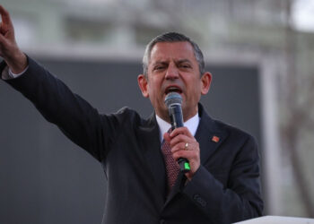 Özgür Özel: Emeklilerin Cebinden Çaldılar