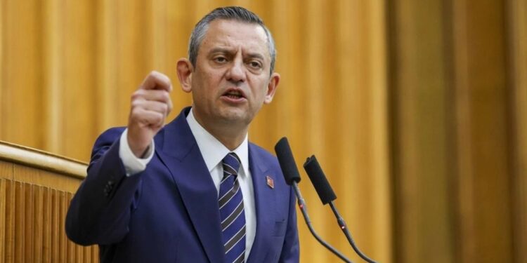 Özgür Özel: Getir sandığı göreceksin kırmızı kartı