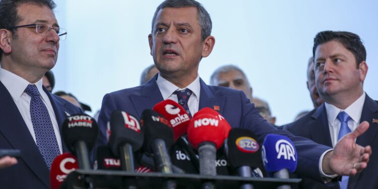 Özgür Özel: İktidarı devralacağımız bir süreci planlıyoruz