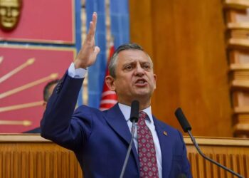 Özgür Özel: Savaş ilanını görüyoruz ve kabul ediyoruz, iktidarı devretmeye hazırlansınlar