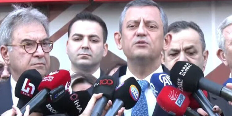 Özgür Özel'den Zafer Partisi'ne Ziyaret: Bu İktidar Kime Saldırıyorsa Yanındayız, Arkasında Duruyoruz