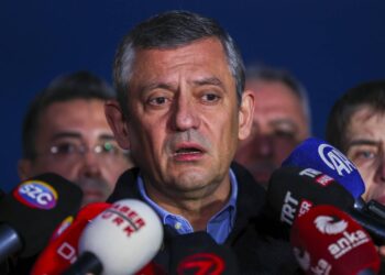 Özgür Özel'den yangın faciası soruşturmasında şeffaflık çağrısı