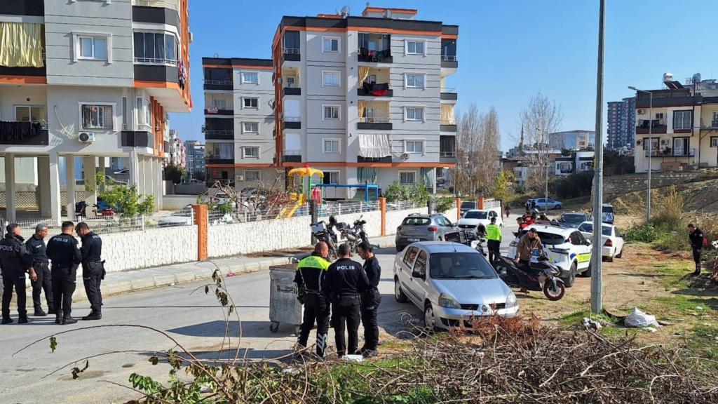 Polis memuru, eşi dahil 5 kişiyi öldürdü!