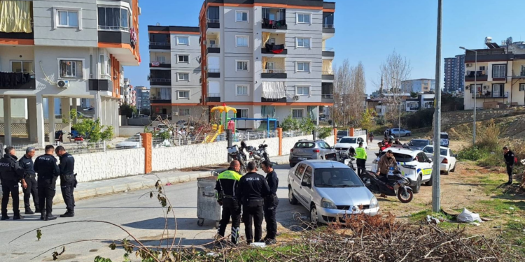 Polis memuru, eşi dahil 5 kişiyi öldürdü!