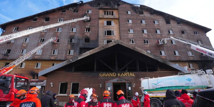 Sağlık Bakanlığı'ndan Bolu'daki yangın faciasıyla ilgili yeni açıklama; yaralıların son durumu paylaşıldı