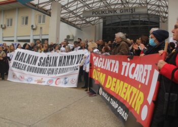 Sağlık çalışanları: Eziyet yönetmeliğini kabul etmiyoruz