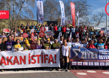 Sağlık çalışanları üçüncü kez iş bıraktı: ‘Eziyet Yönetmeliği’ni çöpe atacağız’