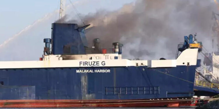 Samsun’da kuru yük gemisinde yangın paniği