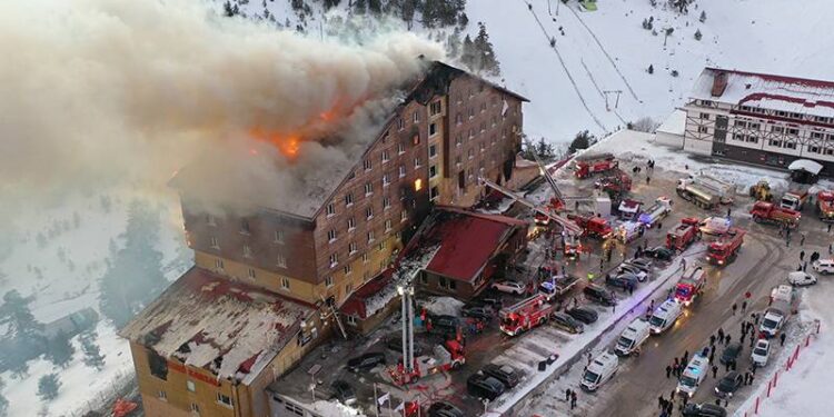 TMMOB'dan Bolu'daki 66 kişinin hayatını kaybettiği yangına tepki!
