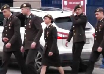 TSK'dan ihracı istenen teğmenler, savunmalarını yapmak üzere Kara Kuvvetleri Komutanlığı'nda