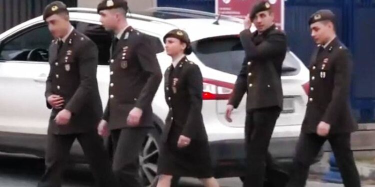 TSK'dan ihracı istenen teğmenler, savunmalarını yapmak üzere Kara Kuvvetleri Komutanlığı'nda