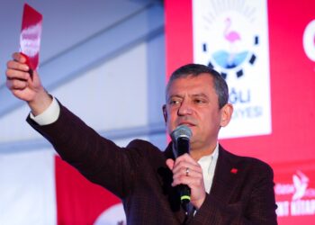 Tayyip Bey’in tarafı o taraf