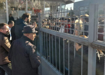 Tokat’ta 6 aydır maaş alamayan kot fabrikasındaki yüzlerce işçi iş bıraktı