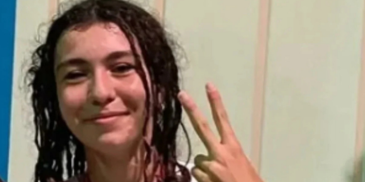 Trafik kazasında ölen eskrim sporcusu Derin Rüyam'ın cenazesi İzmir'de defnedildi