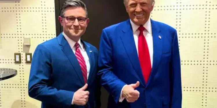 Trump, yeniden Meclis Başkanı seçilen Mike Johnson’ı kutladı