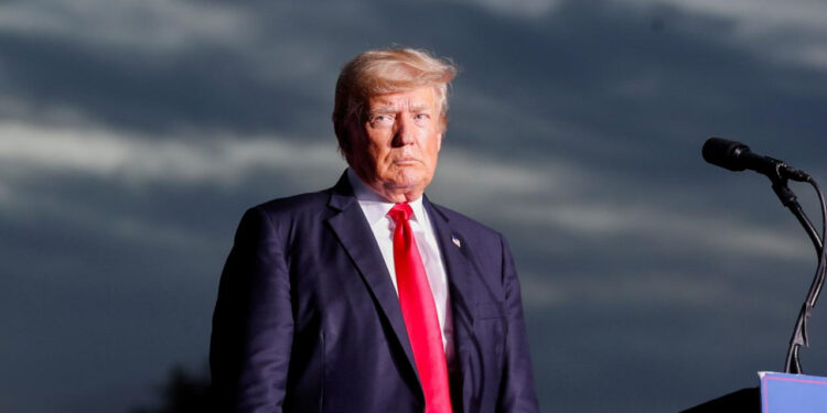 Trump'tan Başkanlığının İlk Gününde Rekor Kararname