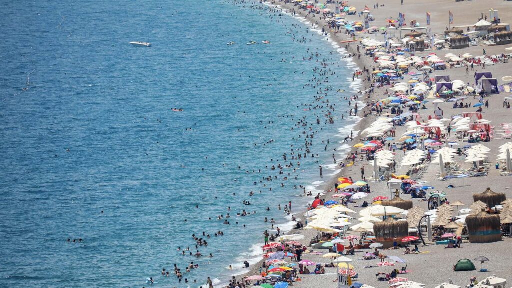 Turizmde kişi başı gecelik harcama, ilk defa 100 doları geçti