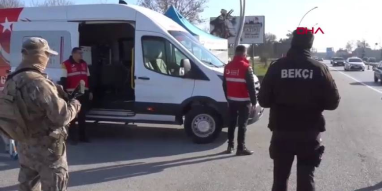 Türkiye genelinde "KALKAN-37" operasyonları; 42 göçmen kaçakçısı yakalandı!