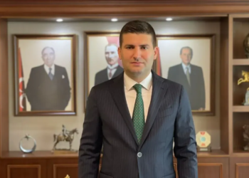 Ülkü Ocakları Başkanı’ndan Dervişoğlu’na ağır hakaret ve tehdit: “Kuduz köpek, haddini bildiririz!”