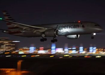 Washington’da 60 yolcu taşıyan uçak, askeri helikopterle havada çarpıştı