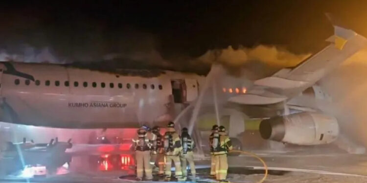 Washington’da yolcu uçağı ile helikopter havada çarpıştı; en az 28 ölü