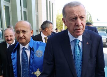 Yalçın Akdoğan: 'Kahvaltı yapıyoruz, elimden çatal düştü…'