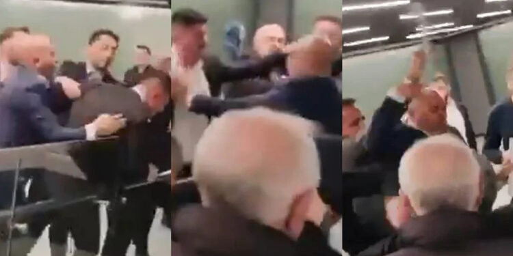 Yer: Başakşehir Belediyesi! AKP'li Meclis Üyeleri Vatandaşlara Saldırdı