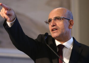 Yıllık Enflasyonda Hedef 12'den Vuruldu! Mehmet Şimşek'ten İlk Açıklama: '20 Puan Düştü, Daha da Düşecek'