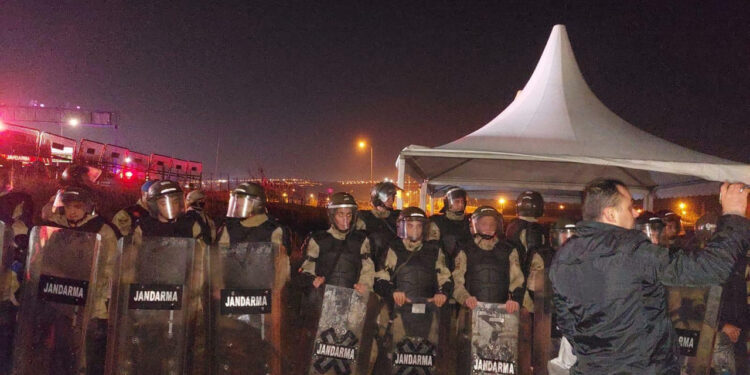 Zafer Partililere Gece Yarısı Baskını