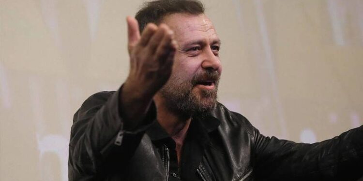 Zeki Demirkubuz insan, Nuri Bilge tasarlanmış bir şeylerin peşinde koşuyor