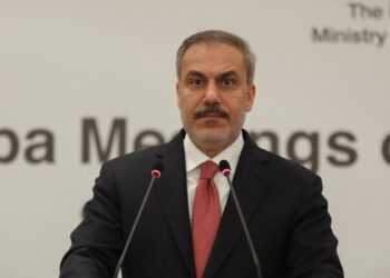 Hakan Fidan’dan Suriye mesajları: “YPG ortadan kalkmazsa gereği askeri harekattır; IŞİD hapishanelerini Türkiye olarak kontrole hazırız”