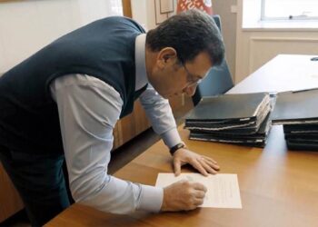 116 milletvekili, İmamoğlu için imza kullandı