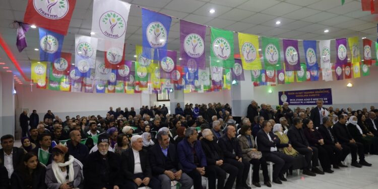 Çözüm tartışmaları: İktidar güven vermiyor
