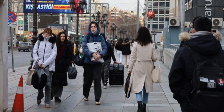 ‘Aile Yılı’nı sorduğumuz kadınlar: Babanın sorumluluğu nerede?