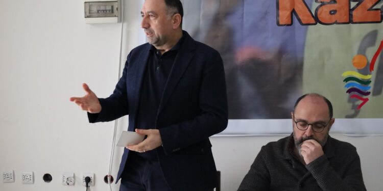 Kenanoğlu: Bu süreci atlatabilmenin yolu HDK’yi sahiplenmekten geçer