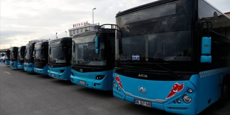 ‘Özel halk otobüslerinin indirimli kart kullandırtmama kararı geri alınsın’