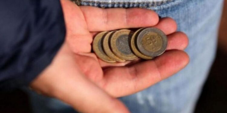 DİSK-AR: Asgari ücret bin 112 lira eridi