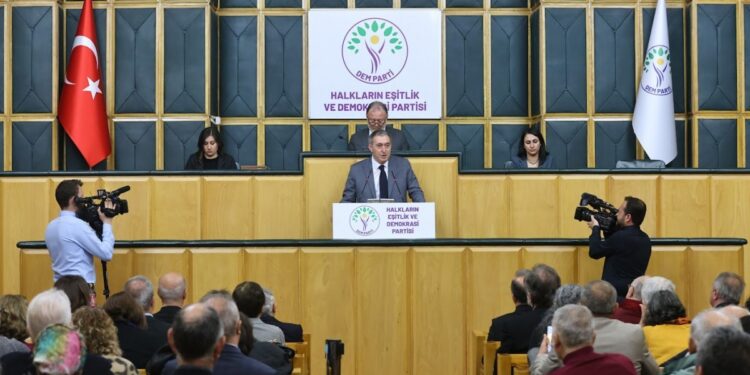 Bakırhan: AKP iktidarı diyalog çabalarına karşı sabotaj yapıyor