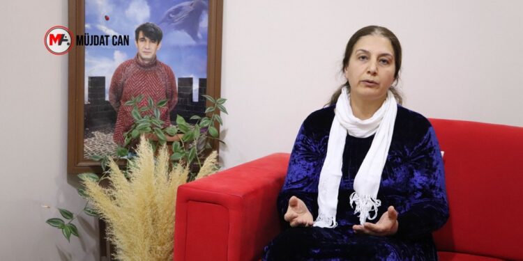 Ağabeyini 4 yıl sonra tarihi karede gördü: Artık özgür olmalılar