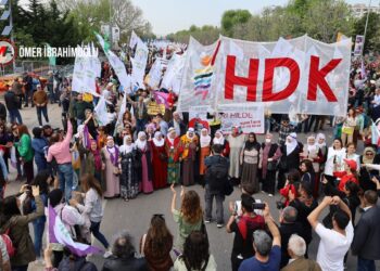 Tutuklama gerekçesi: Sosyalistleri bir araya getirmek