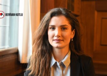 Rojhilatlı Siyaset Bilimci: İran çöküşün eşiğinde