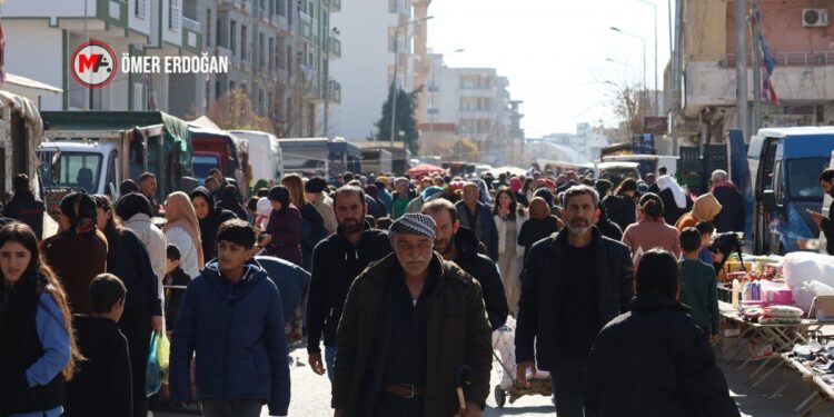 Pazarda fiyatlar el yakıyor: Çözüm olsun, gerekirse aç kalırız