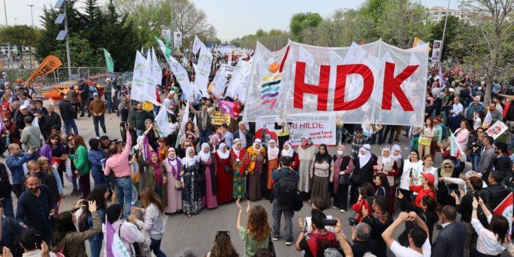 ‘HDK’ye operasyon özgür ve bir arada yaşama hedefine saldırıdır’
