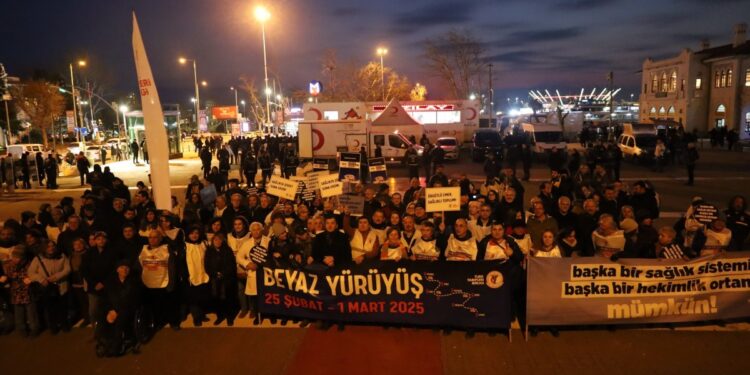 TTB ‘Beyaz Yürüyüş’ başlattı: Daha iyi bir sağlık sistemi mümkün