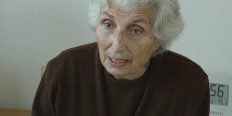 Yazar Sevim Belli hayatını kaybetti