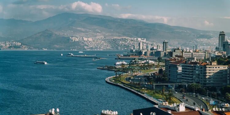 Ege’de depremler: İzmir için uyarı